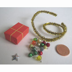 15 Christmas Tree Baubles + Star + Garland + Gift